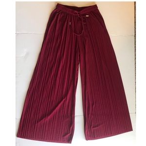 Stretchy palazzo pants. New without tag